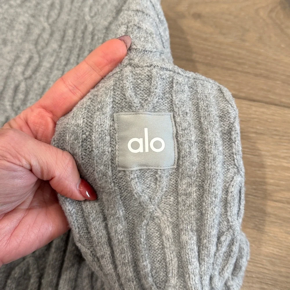 ALO YOGA Athletic Heather Grey Cable Knit‎ Winter Bliss Pullover Hoodie Size S - Picture 8 of 9